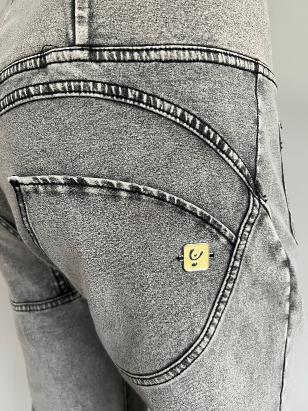 Freddy WRUP Super High Waisted Flare Jeans - Picture 5 of 13